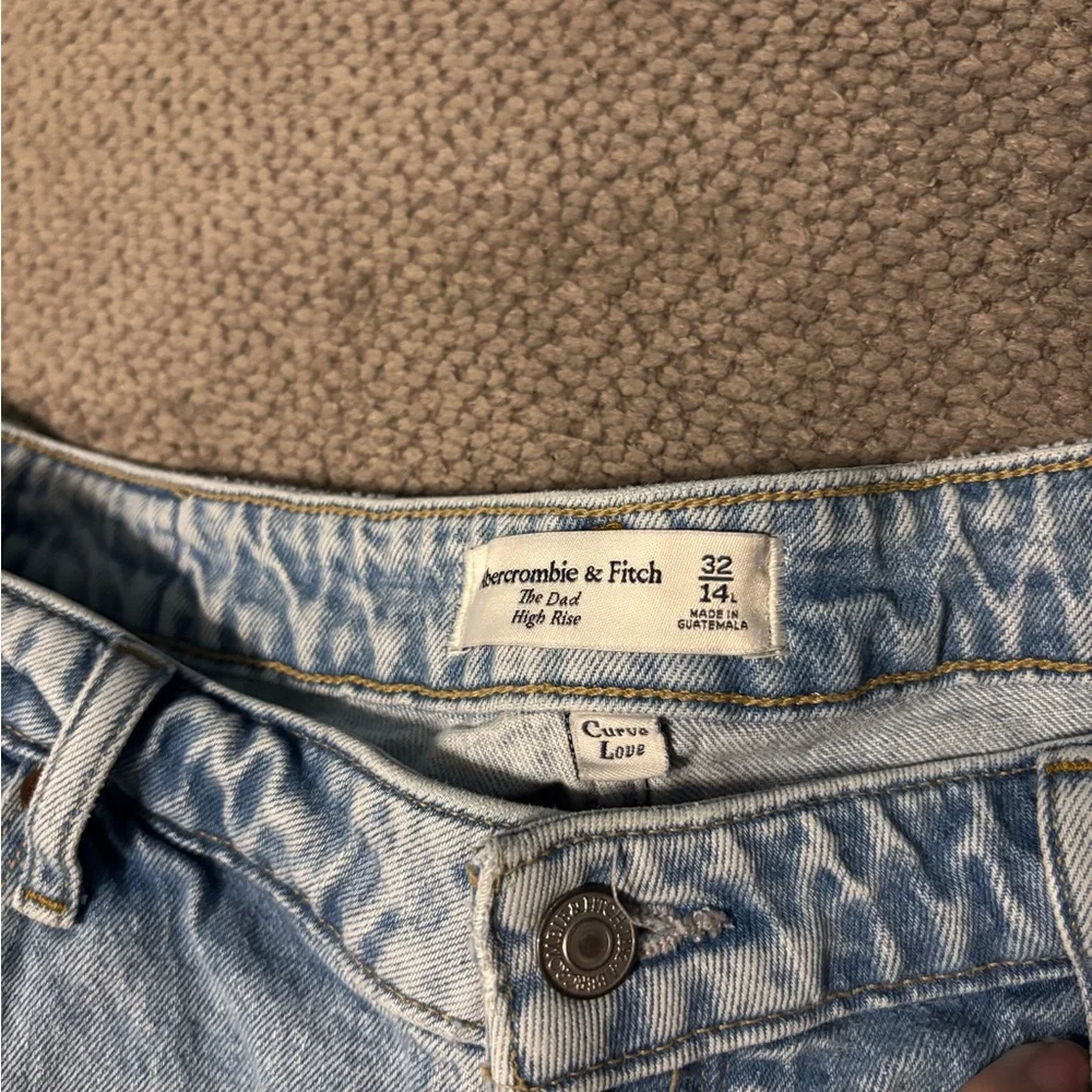 Abercrombie & Fitch Curve Love The Dad High Rise Jeans - Picture 2 of 3